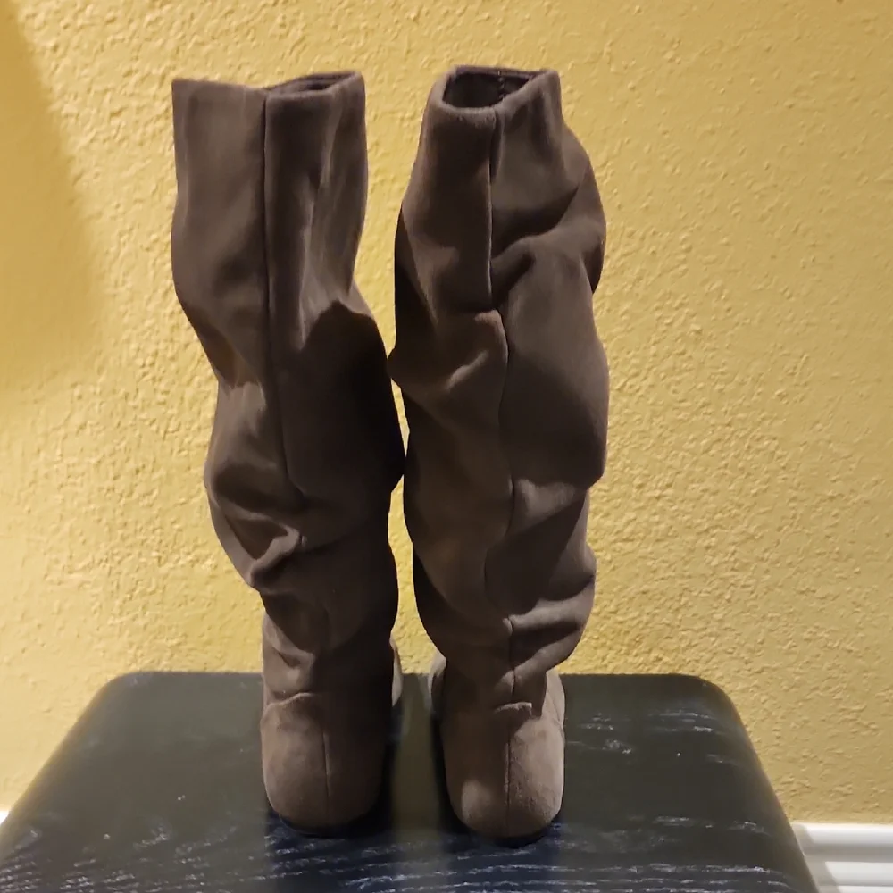 Steve Madden Brown Slouchy Boots - Picture 2 of 10